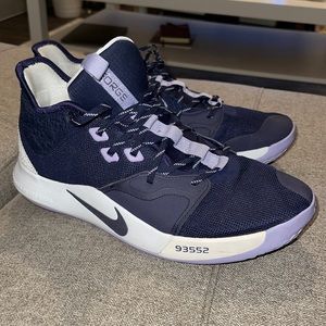Paul George Nike Basketball shoes in perfect condition used 3 times